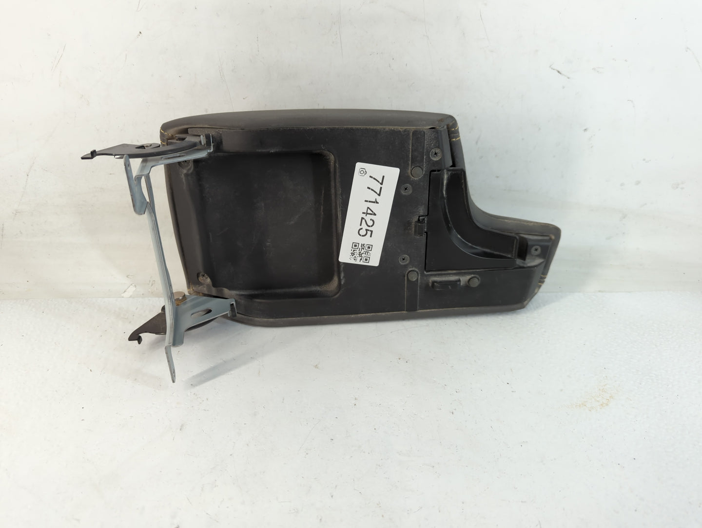 2021 Subaru Xv Center Console Armrest Cover Lid Fits OEM Used Auto Parts - Oemusedautoparts1.com
