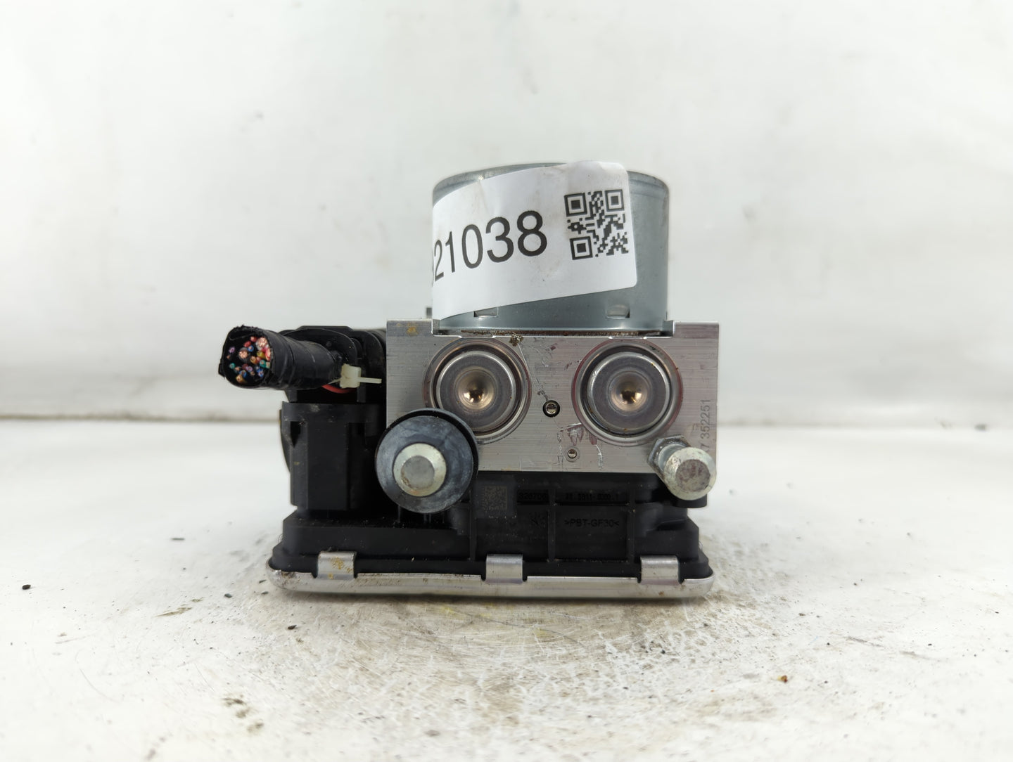 2021 Subaru Xv ABS Pump Control Module Replacement P/N:27536FL230 Fits OEM Used Auto Parts - Oemusedautoparts1.com