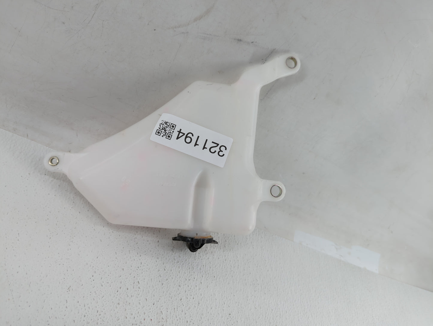2021 Toyota 4runner Windshield Washer Fluid Reservoir Bottle Oem - Oemusedautoparts1.com