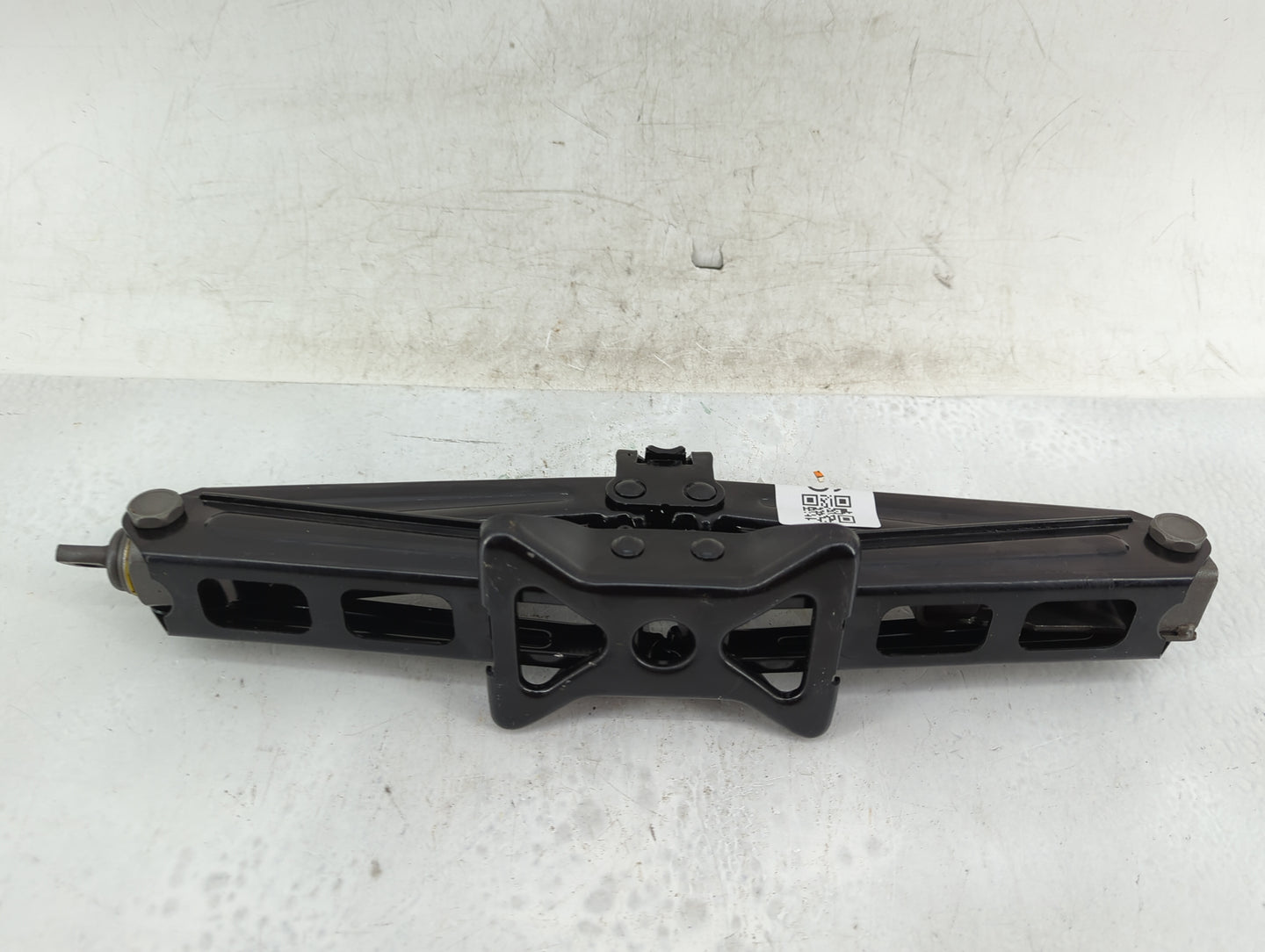 2021 Toyota C-hr Spare Scissor Car Jack 1411116 - Oemusedautoparts1.com