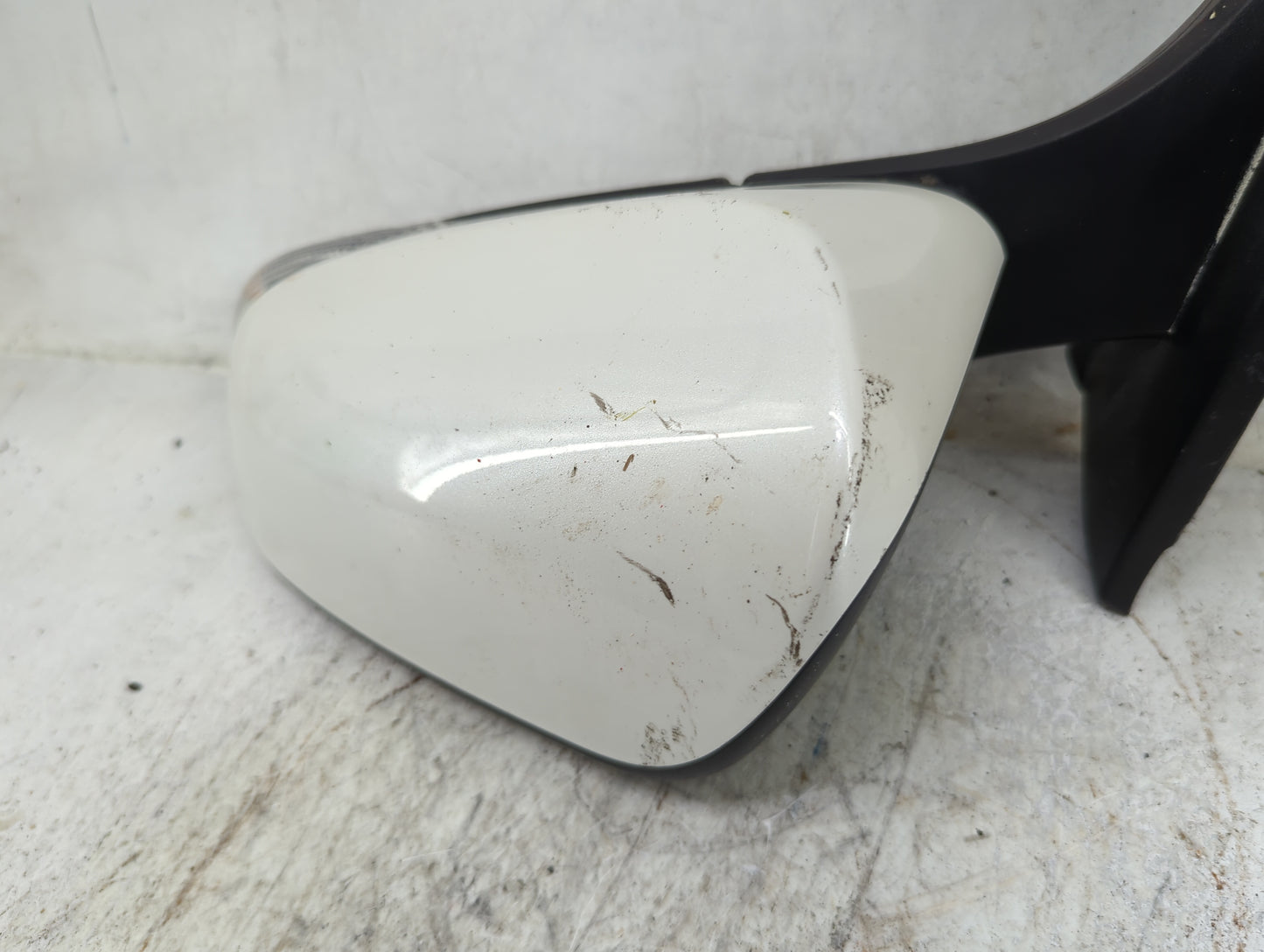 2019-2022 Toyota C-Hr Driver Side View Mirror - Left Door Mirror OEM Used - Oemusedautoparts1.com
