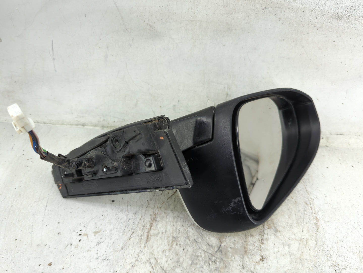 2019-2022 Toyota C-Hr Driver Side View Mirror - Left Door Mirror OEM Used - Oemusedautoparts1.com