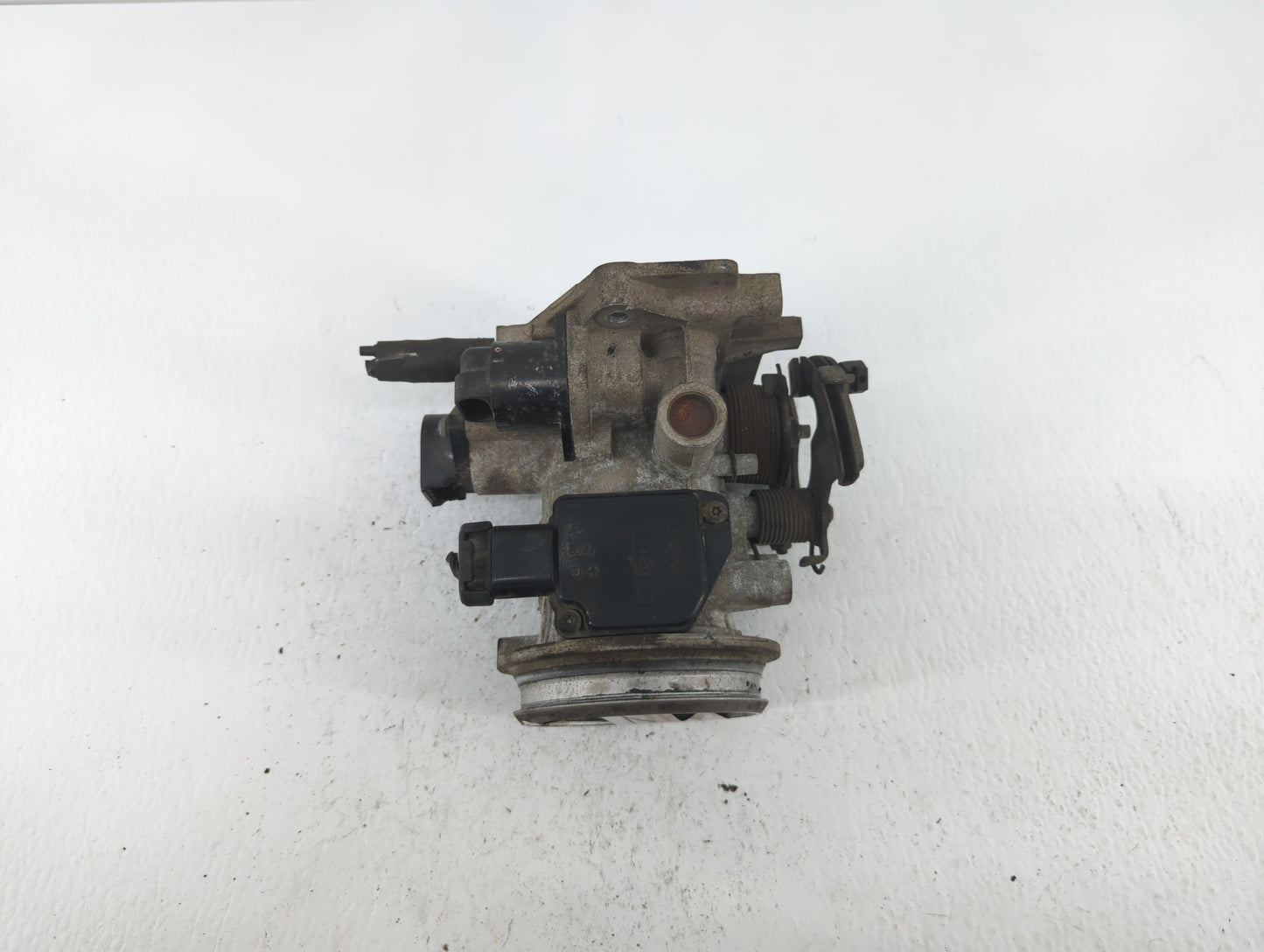 2021 Toyota C-Hr Throttle Body P/N:22030-0T130 22030-37040 Fits Fits 2013 2014 OEM Used Auto Parts - Oemusedautoparts1.com