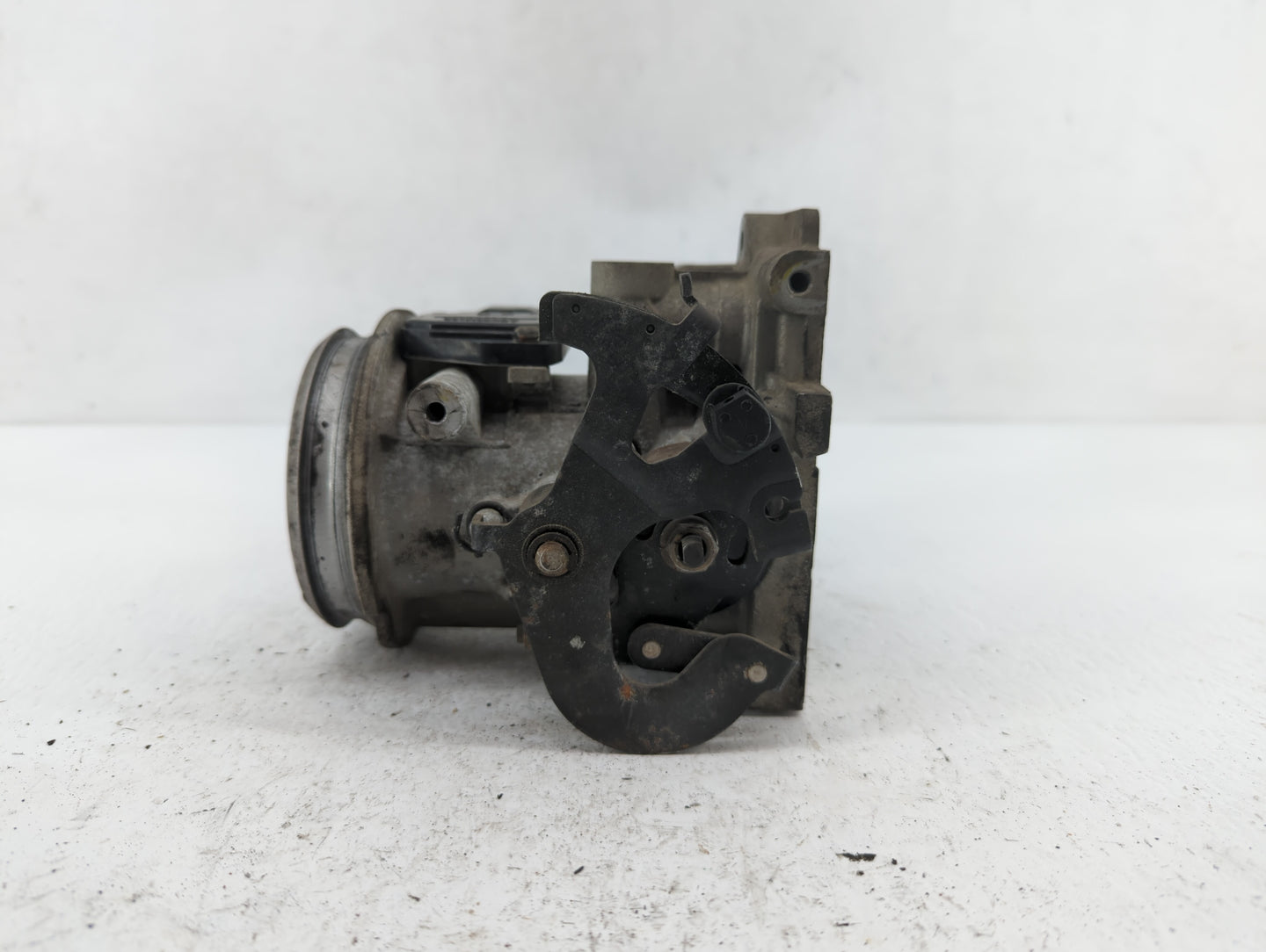 2021 Toyota C-Hr Throttle Body P/N:22030-0T130 22030-37040 Fits Fits 2013 2014 OEM Used Auto Parts - Oemusedautoparts1.com