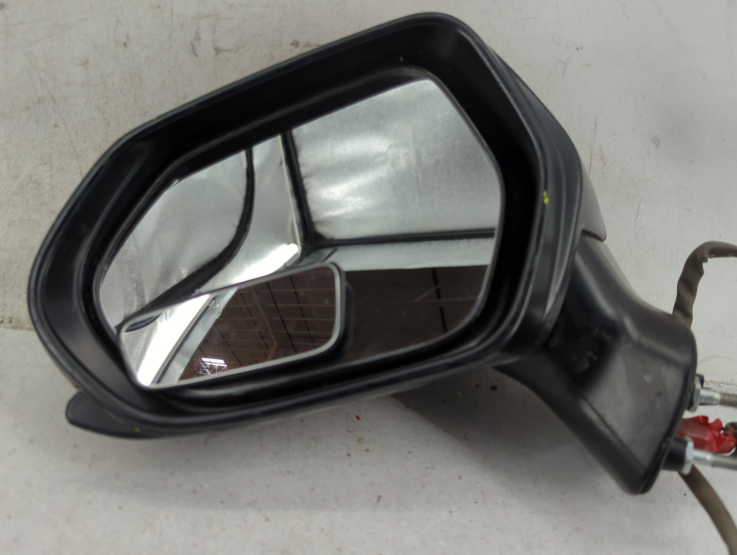 2018-2022 Toyota Camry Driver Side View Mirror - Left Door Mirror OEM Used - Oemusedautoparts1.com