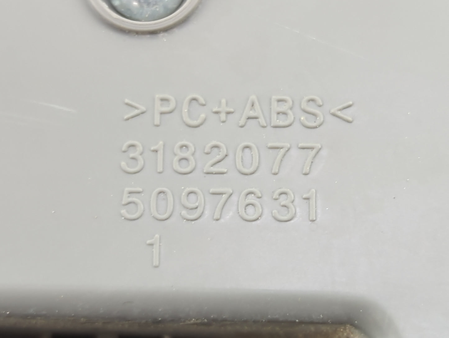 2021 Toyota Camry Overhead Roof Console 1465841 - Oemusedautoparts1.com