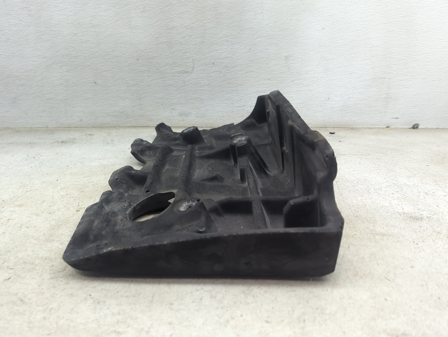 2021 Toyota Camry Engine Cover Black - Oemusedautoparts1.com