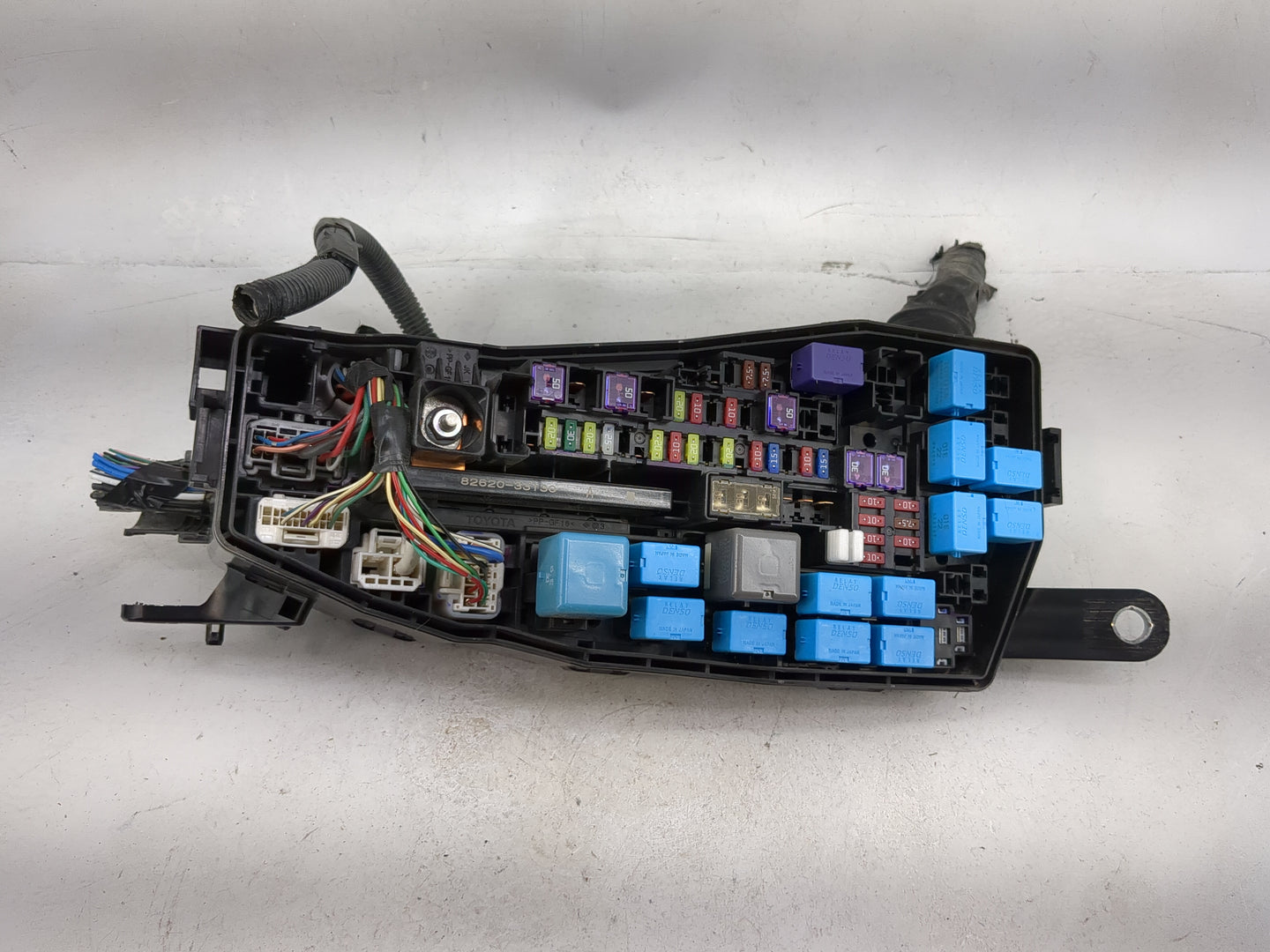 2018-2022 Toyota Camry Fusebox Fuse Box Panel Relay Module P/N:82620-33130 Fits Fits 2018 2019 2020 2021 2022 OEM Used Auto 