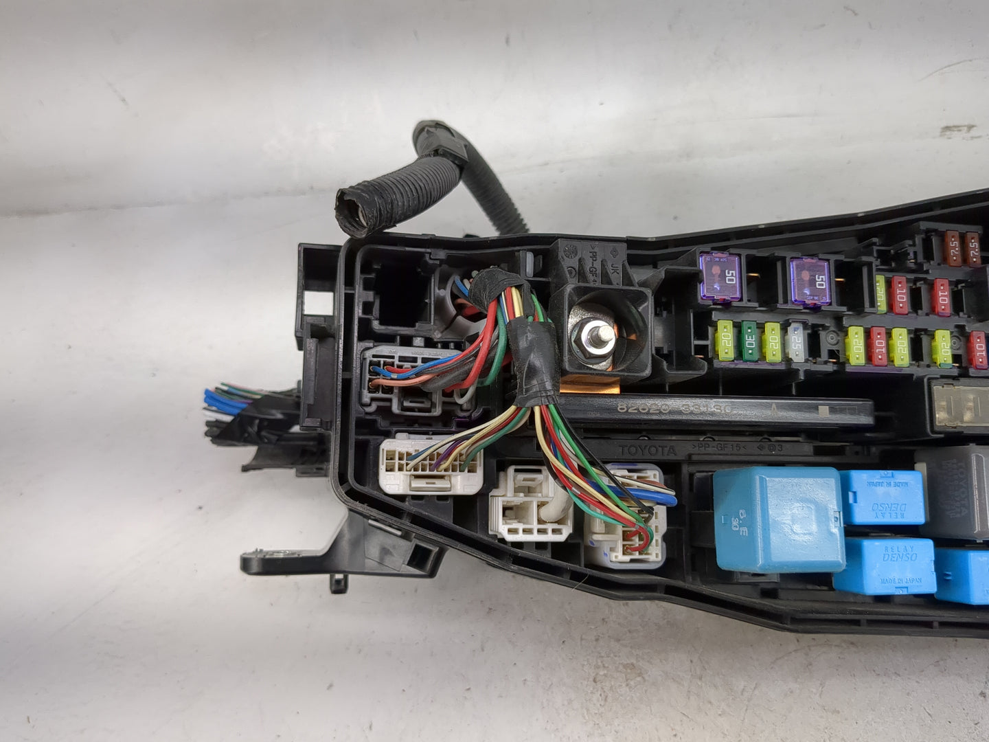 2018-2022 Toyota Camry Fusebox Fuse Box Panel Relay Module P/N:82620-33130 Fits Fits 2018 2019 2020 2021 2022 OEM Used Auto 