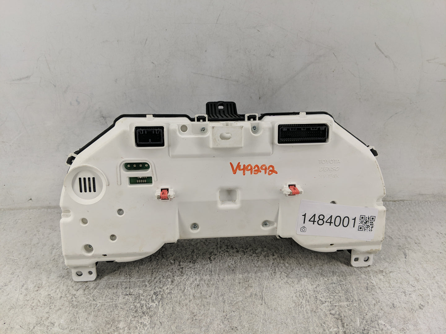2019-2022 Toyota Camry Instrument Cluster Speedometer Gauges P/N:83800-0XD23-00 TN257580-9405 Miles: Fits Fits 2019 2020 202