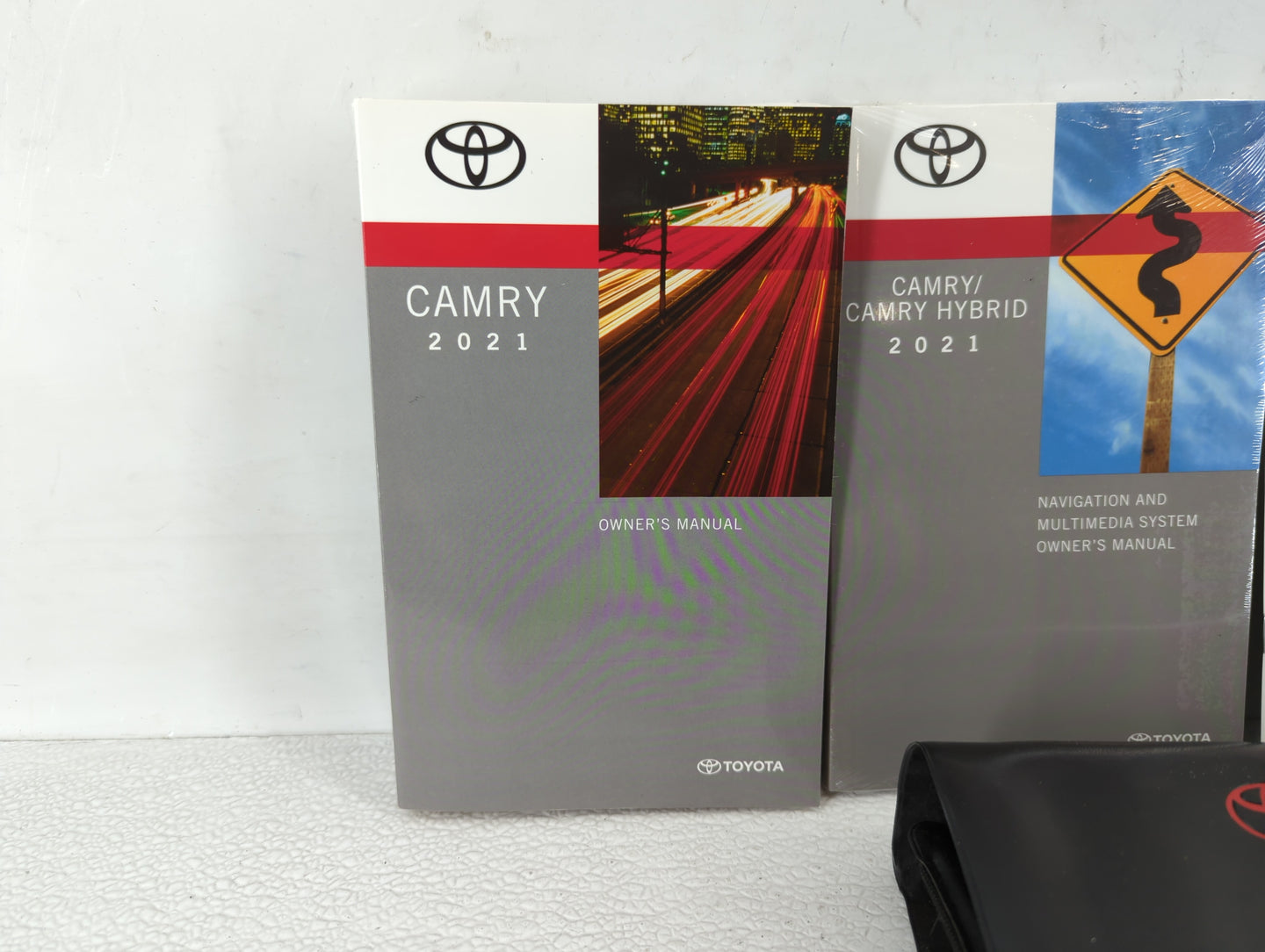 2021 Toyota Camry Owners Manual Book Guide OEM Used Auto Parts - Oemusedautoparts1.com