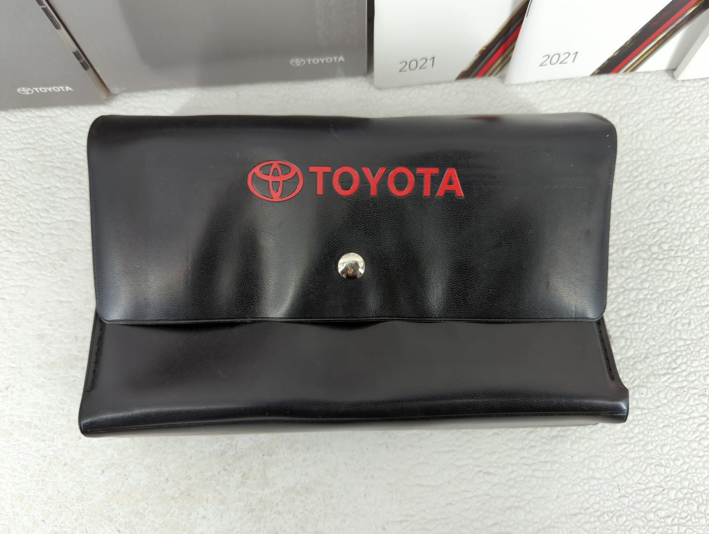 2021 Toyota Camry Owners Manual Book Guide OEM Used Auto Parts - Oemusedautoparts1.com