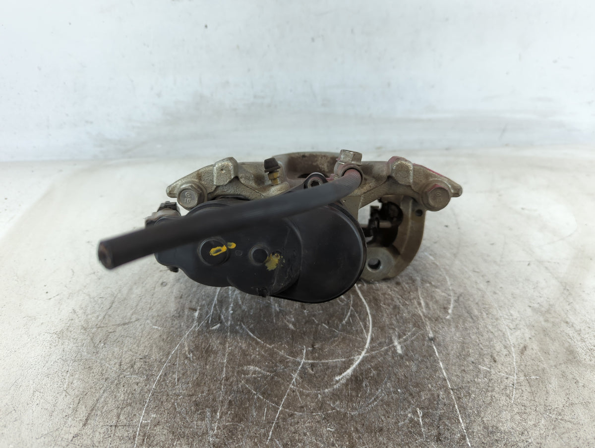 2018-2022 Toyota Camry Front Passenger Right Brake Caliper - Oemusedautoparts1.com