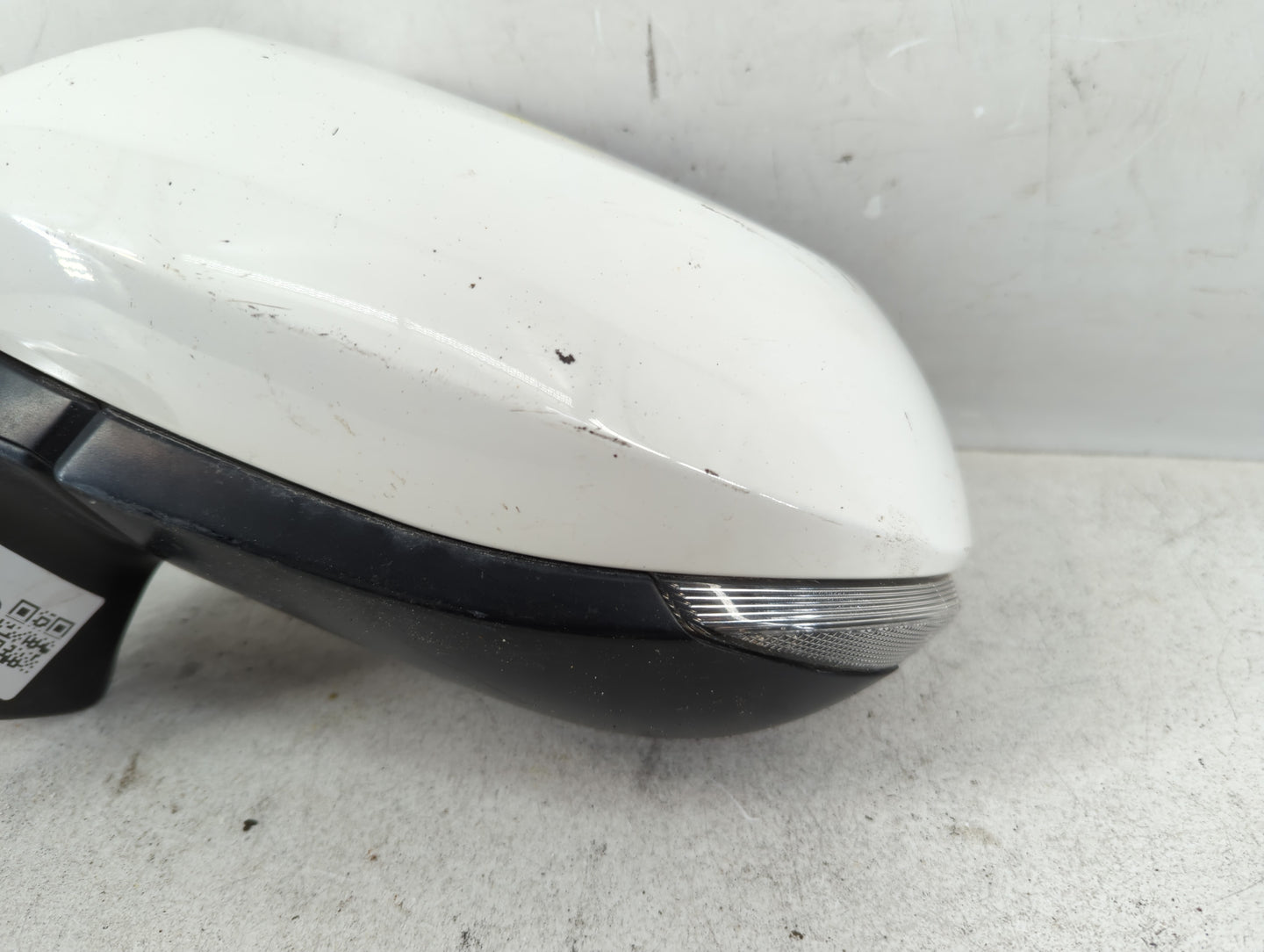 2019-2022 Toyota Corolla Driver Side View Mirror - Left Door Mirror OEM Used - Oemusedautoparts1.com