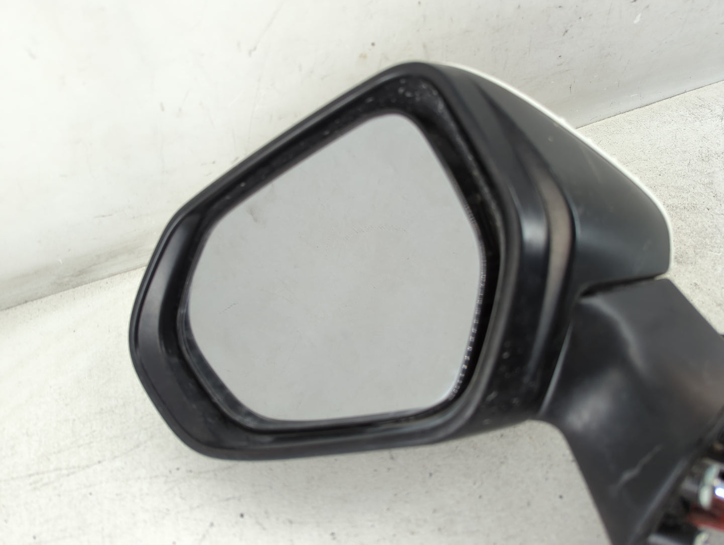 2019-2022 Toyota Corolla Driver Side View Mirror - Left Door Mirror OEM Used - Oemusedautoparts1.com