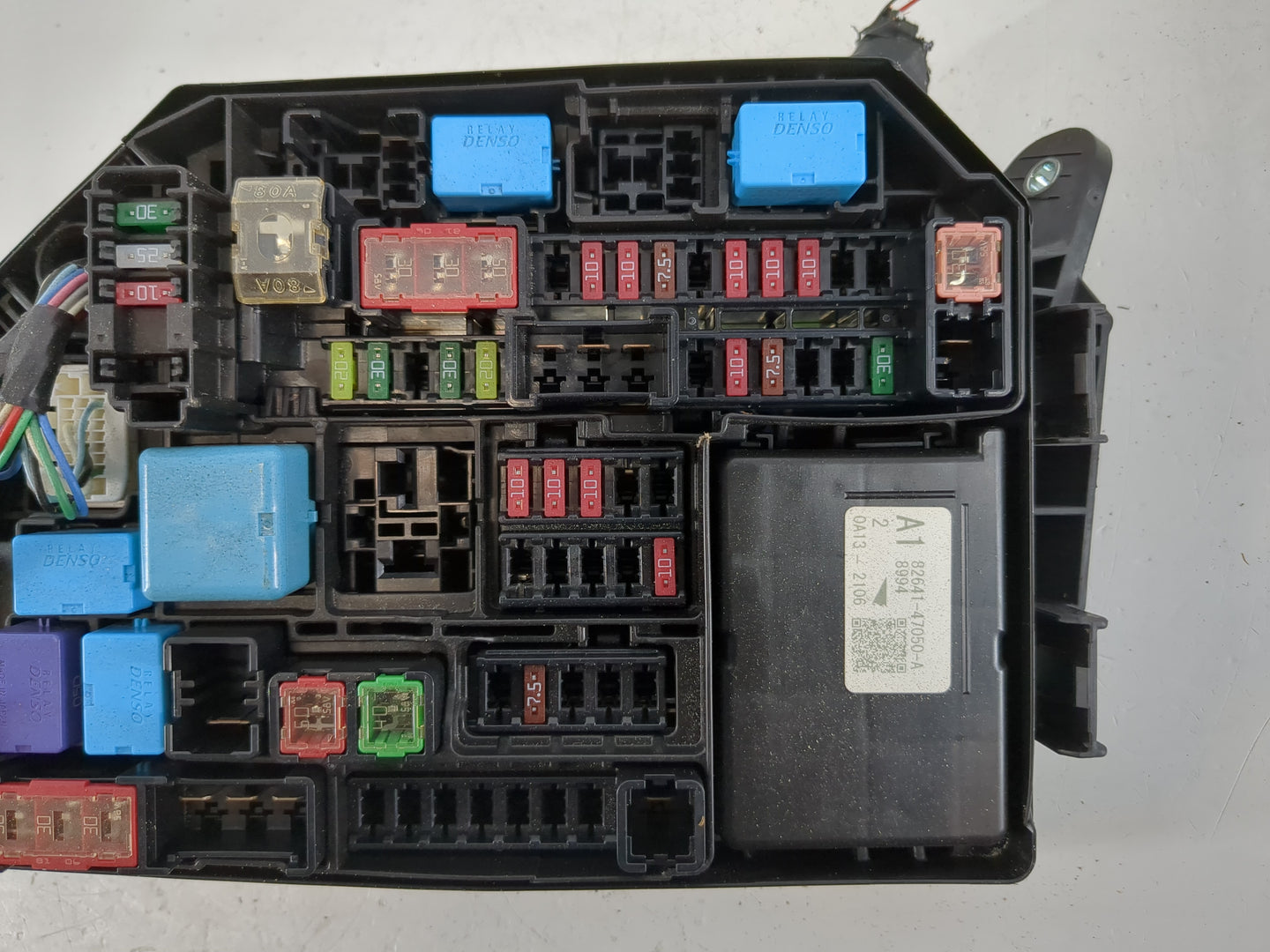 2020-2022 Toyota Corolla Fusebox Fuse Box Panel Relay Module P/N:82641-47050 Fits Fits 2020 2021 2022 OEM Used Auto Parts - 