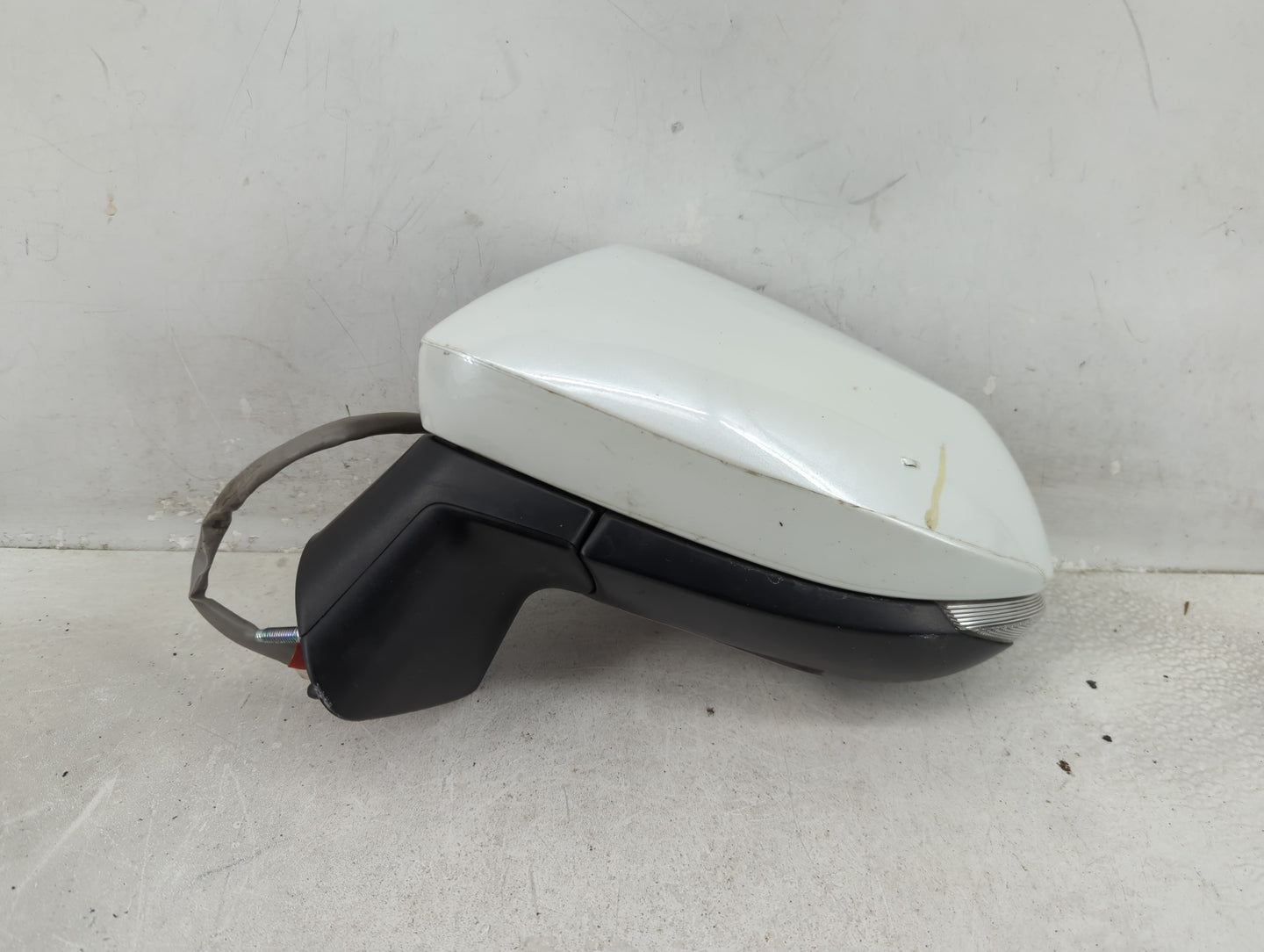2019-2022 Toyota Corolla Driver Side View Mirror - Left Door Mirror OEM Used - Oemusedautoparts1.com