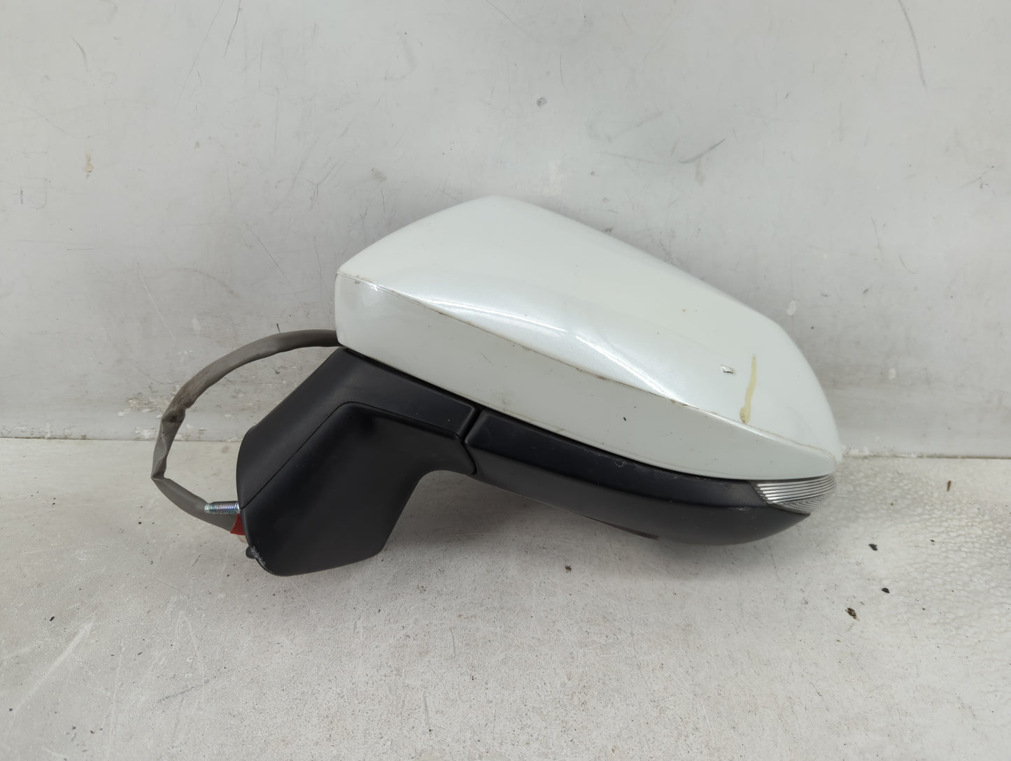 2019-2022 Toyota Corolla Driver Side View Mirror - Left Door Mirror OEM Used - Oemusedautoparts1.com