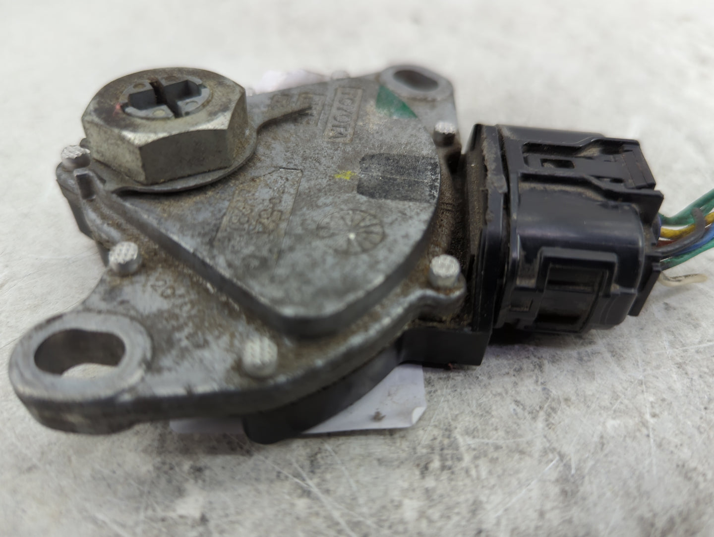 2021 Toyota Corolla Body Control Module Bcm Inner Cabin Fuse Box - Oemusedautoparts1.com