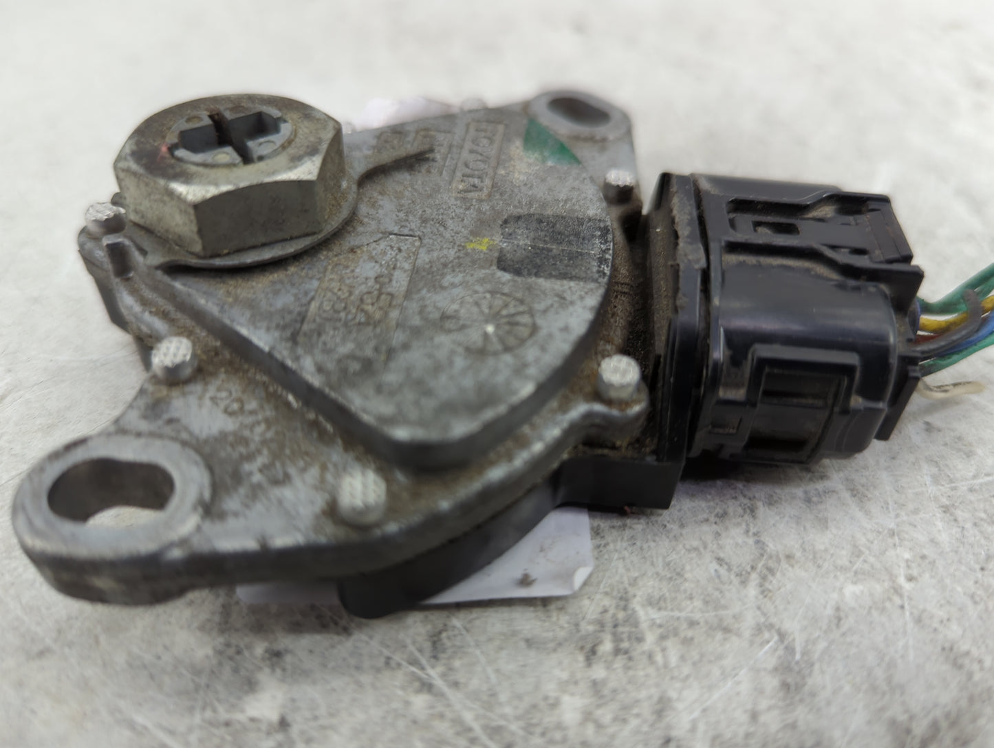 2021 Toyota Corolla Body Control Module Bcm Inner Cabin Fuse Box - Oemusedautoparts1.com