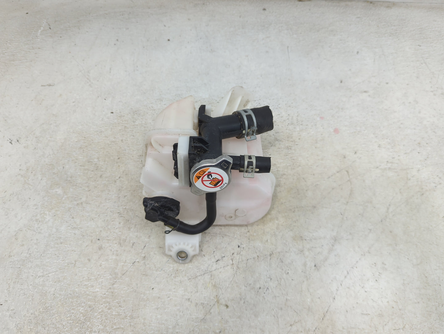 2019-2022 Toyota Corolla Radiator Coolant Overflow Expansion Tank Bottle 1460041 - Oemusedautoparts1.com