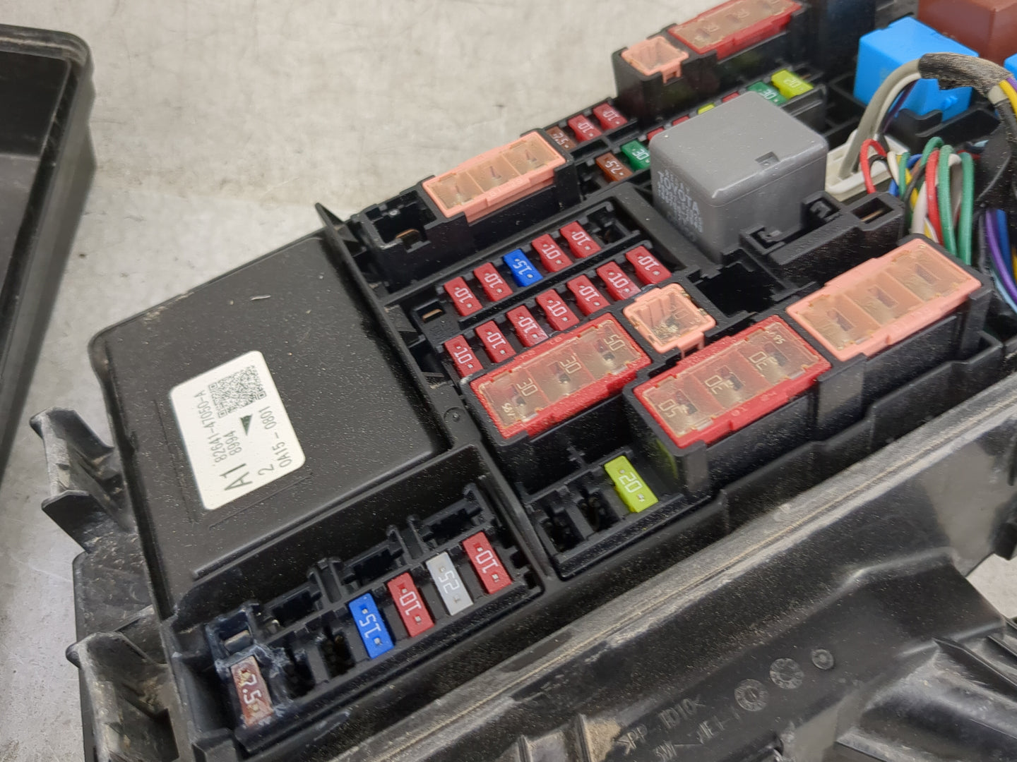 2020-2022 Toyota Corolla Fusebox Fuse Box Panel Relay Module P/N:82641-47060-A 82662-1C60 Fits Fits 2020 2021 2022 OEM Used 
