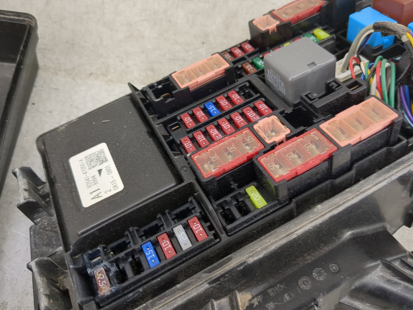 2020-2022 Toyota Corolla Fusebox Fuse Box Panel Relay Module P/N:82641-47060-A 82662-1C60 Fits Fits 2020 2021 2022 OEM Used 