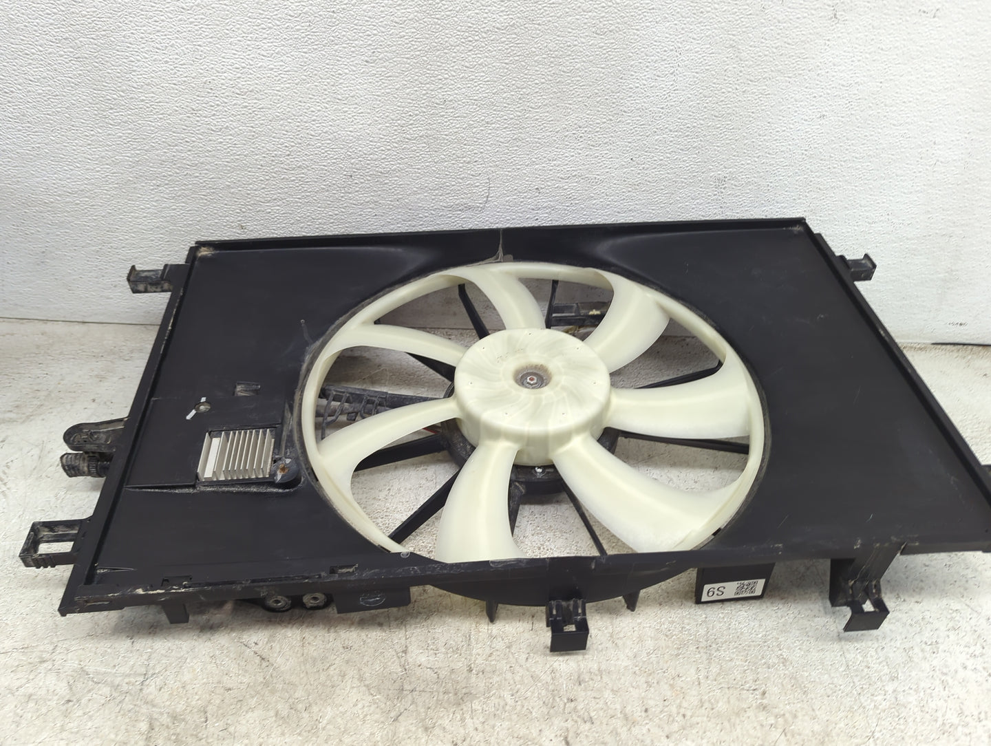 2020-2022 Toyota Corolla Electric Radiator Cooling Fan Motor Assembly Fits Fits 2020 2021 2022 OEM Used Auto Parts - Oemused
