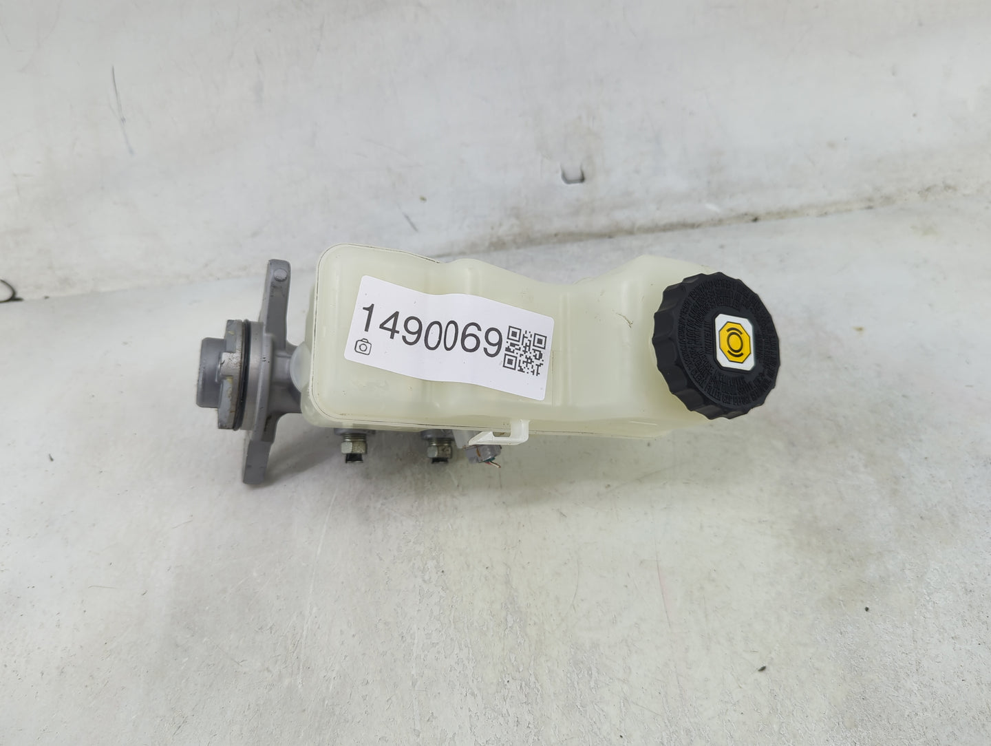 2019-2022 Toyota Corolla Brake Master Cylinder 1490069 - Oemusedautoparts1.com