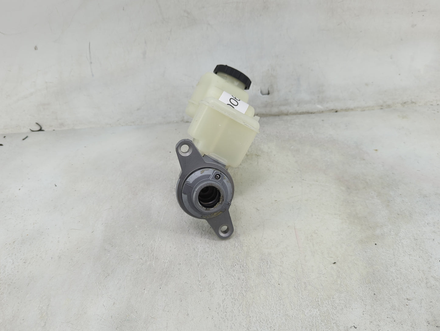 2019-2022 Toyota Corolla Brake Master Cylinder 1490069 - Oemusedautoparts1.com