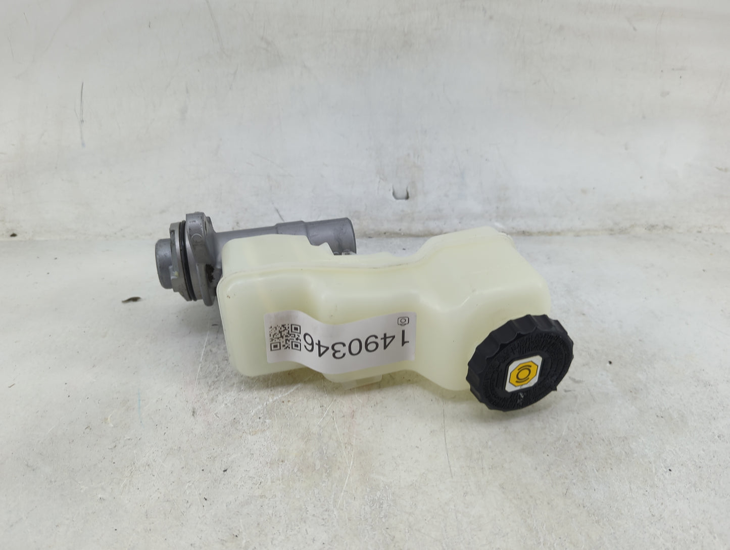 2019-2022 Toyota Corolla Brake Master Cylinder 1490346 - Oemusedautoparts1.com