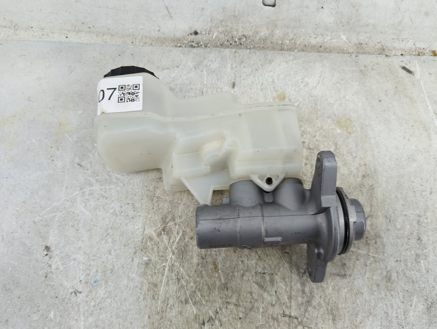 2019-2022 Toyota Corolla Brake Master Cylinder 1490407 - Oemusedautoparts1.com