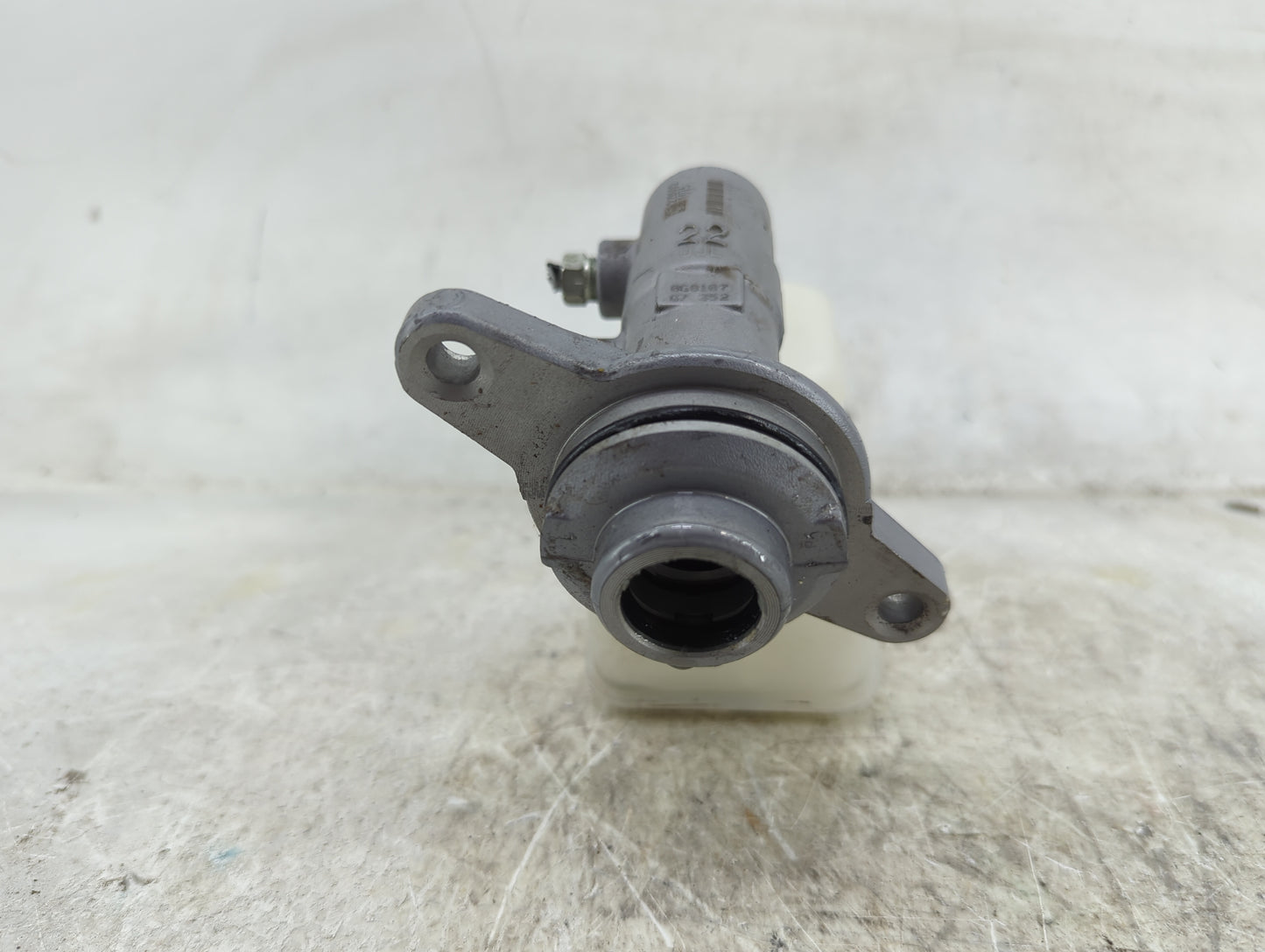 2019-2022 Toyota Corolla Brake Master Cylinder 1490407 - Oemusedautoparts1.com
