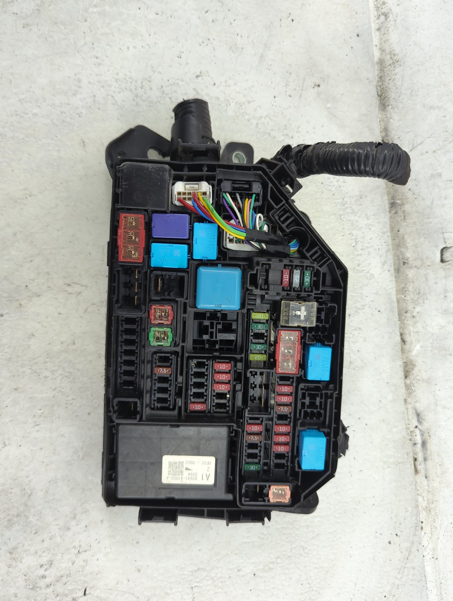 2020-2022 Toyota Corolla Fusebox Fuse Box Panel Relay Module P/N:82641-47050-A Fits Fits 2020 2021 2022 OEM Used Auto Parts 