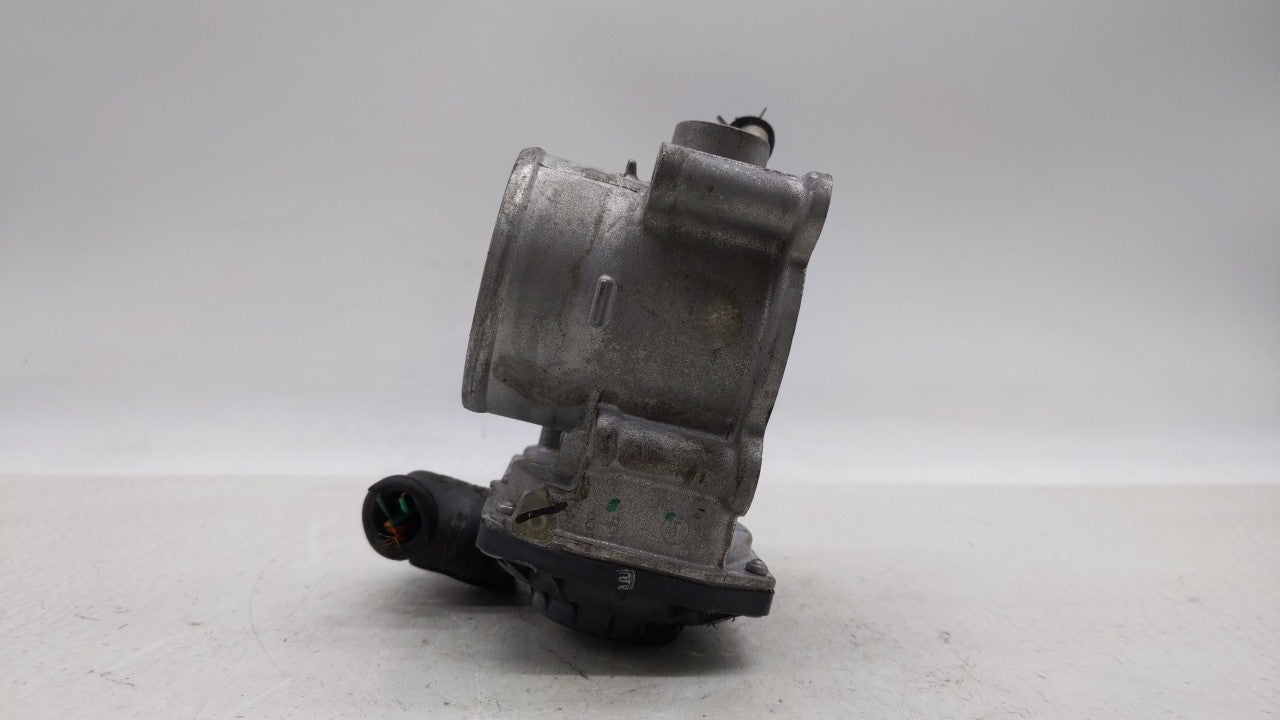 2021 Toyota Corolla Throttle Body P/N:22030-0T130 22030-37040 Fits Fits 2013 2014 OEM Used Auto Parts - Oemusedautoparts1.co