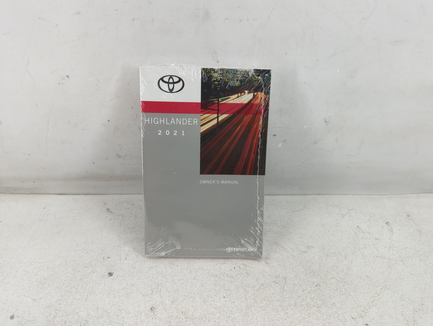 2021 Toyota Highlander Owners Manual Book Guide P/N:01999-0E142 OEM Used Auto Parts - Oemusedautoparts1.com