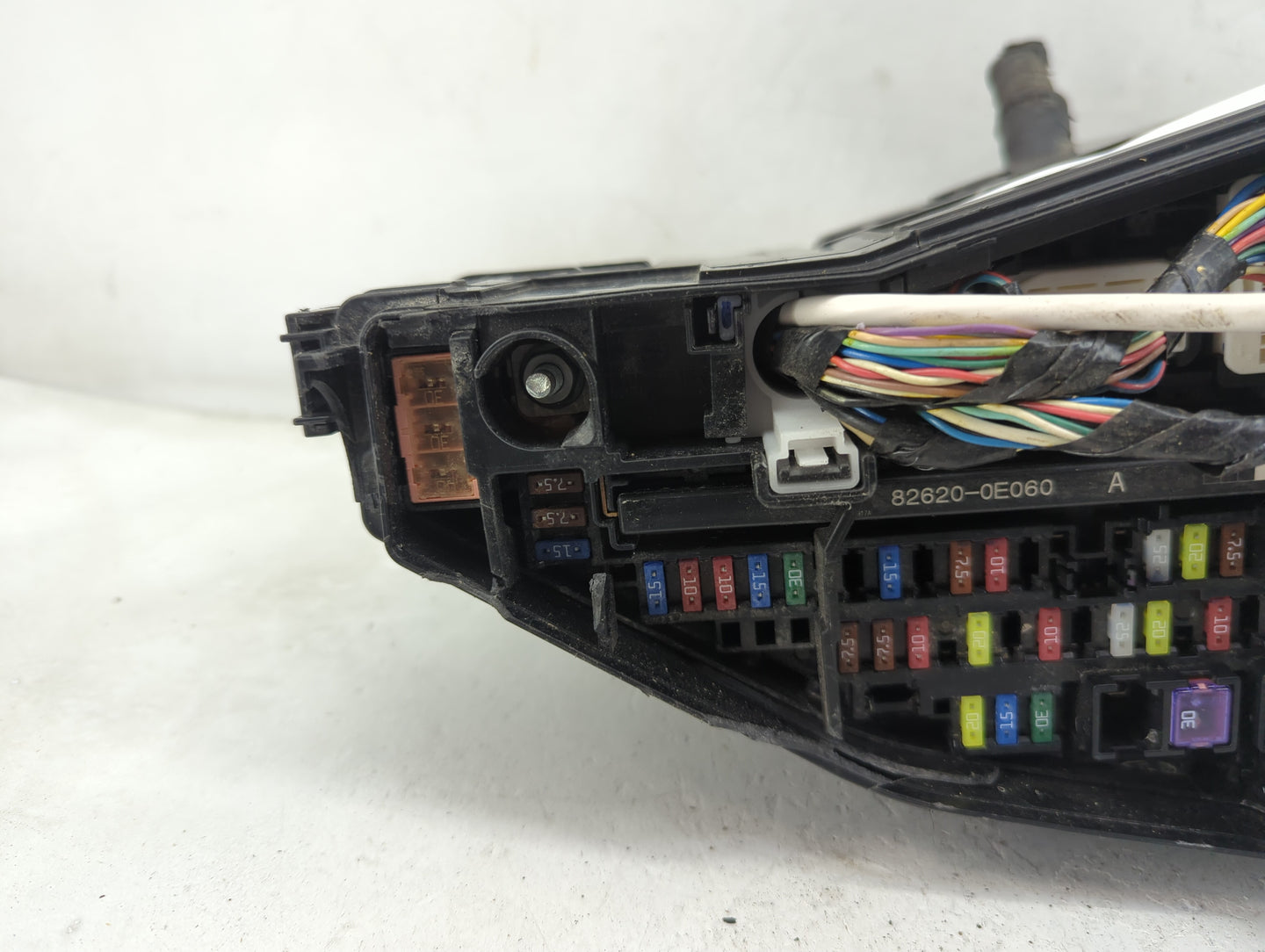 2020-2022 Toyota Highlander Fusebox Fuse Box Panel Relay Module P/N:82620-0E060 Fits Fits 2020 2021 2022 OEM Used Auto Parts
