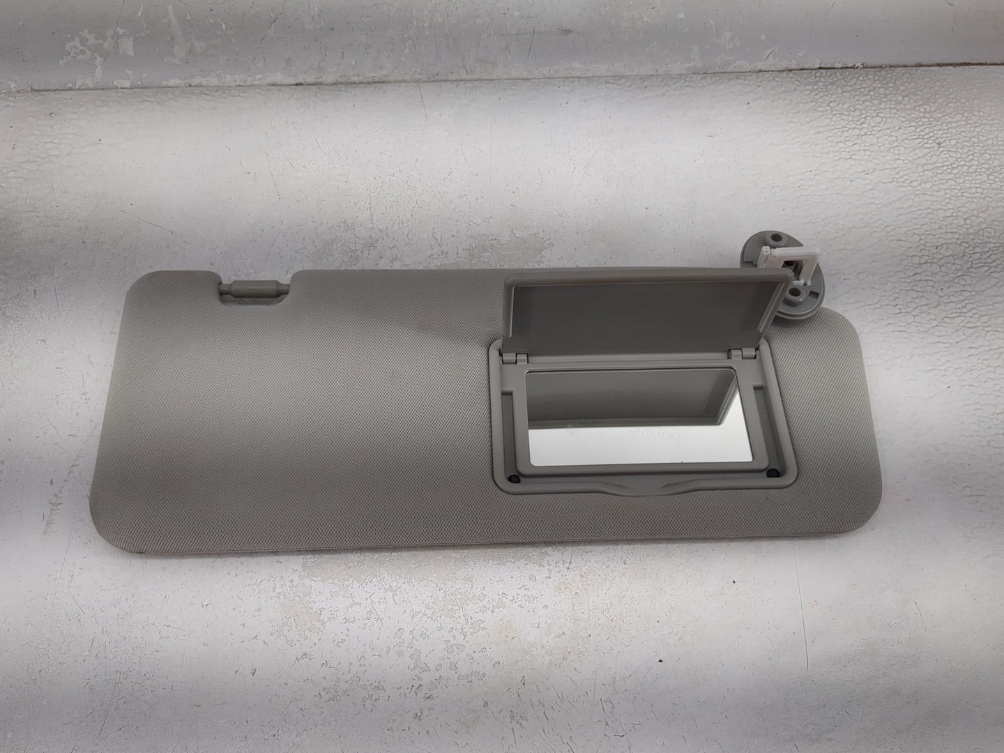 2020-2022 Toyota Highlander Sun Visor Shade Replacement Passenger Right Mirror Fits Fits 2020 2021 2022 OEM Used Auto Parts 