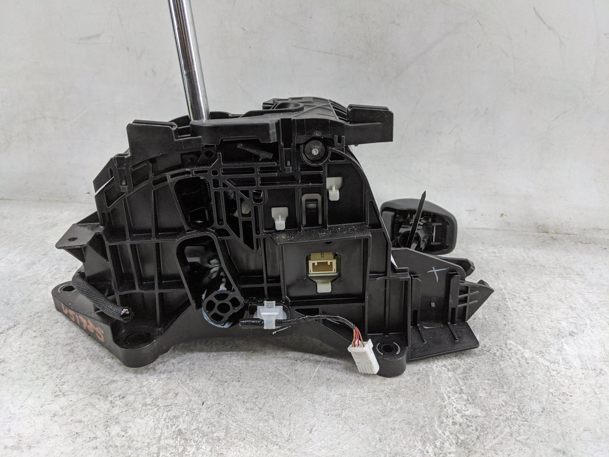 2021 Toyota Highlander Floor Console Assembly Shifter - Oemusedautoparts1.com