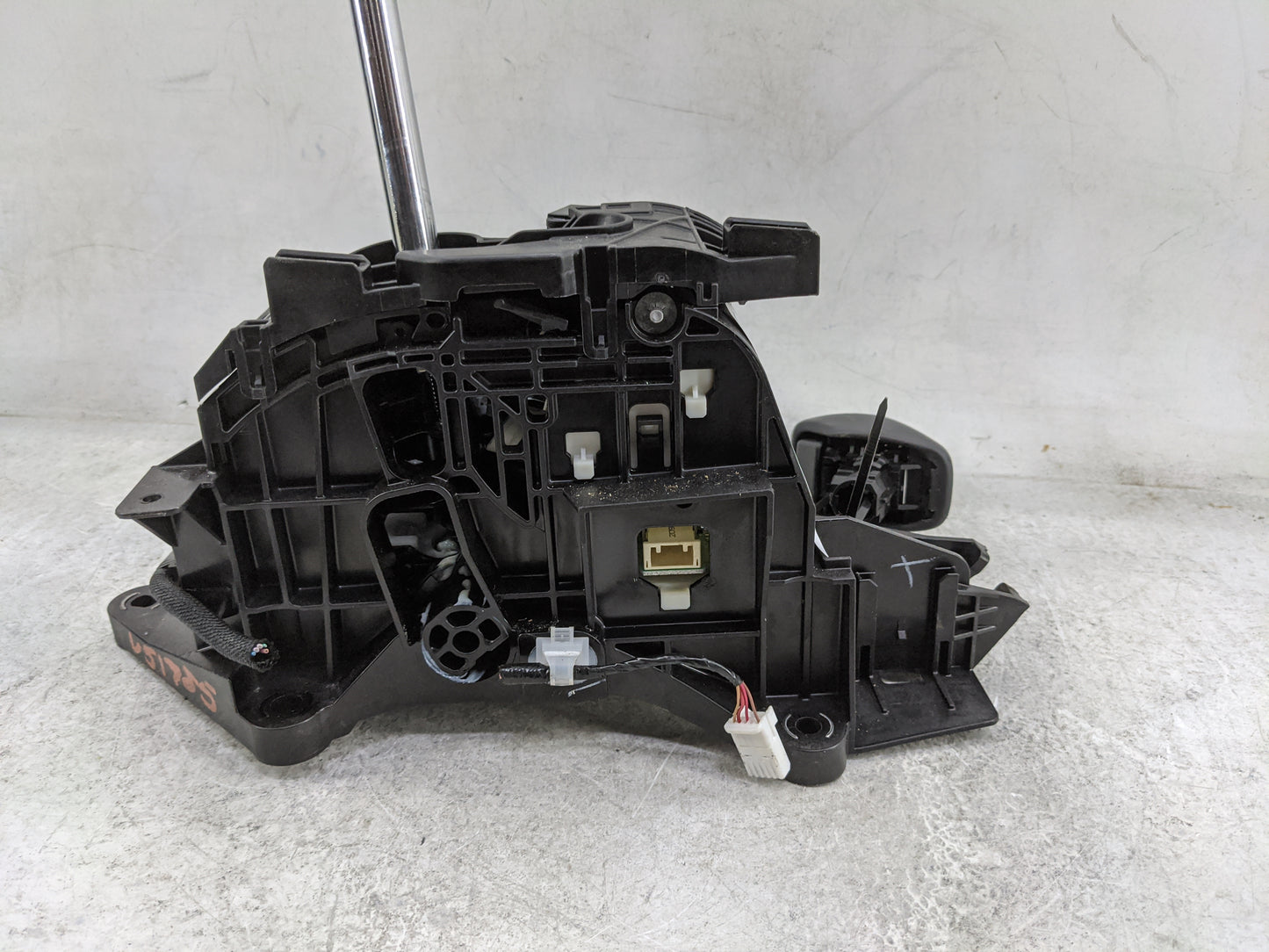 2021 Toyota Highlander Floor Console Assembly Shifter - Oemusedautoparts1.com