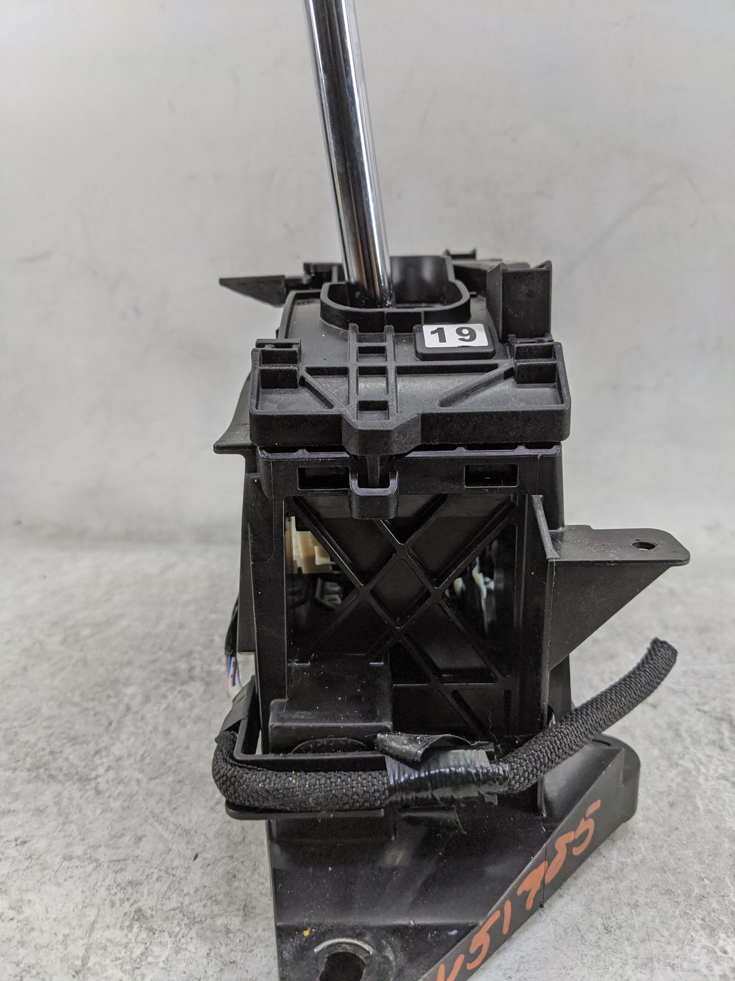 2021 Toyota Highlander Floor Console Assembly Shifter - Oemusedautoparts1.com