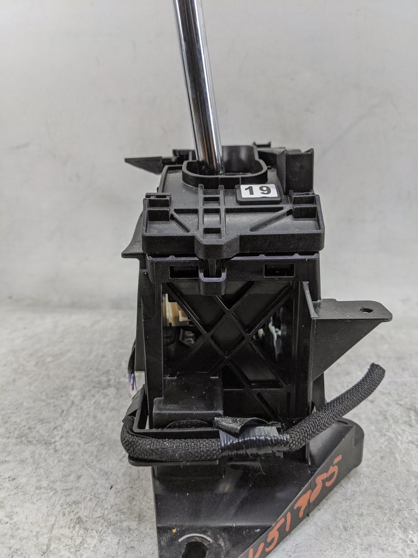 2021 Toyota Highlander Floor Console Assembly Shifter - Oemusedautoparts1.com