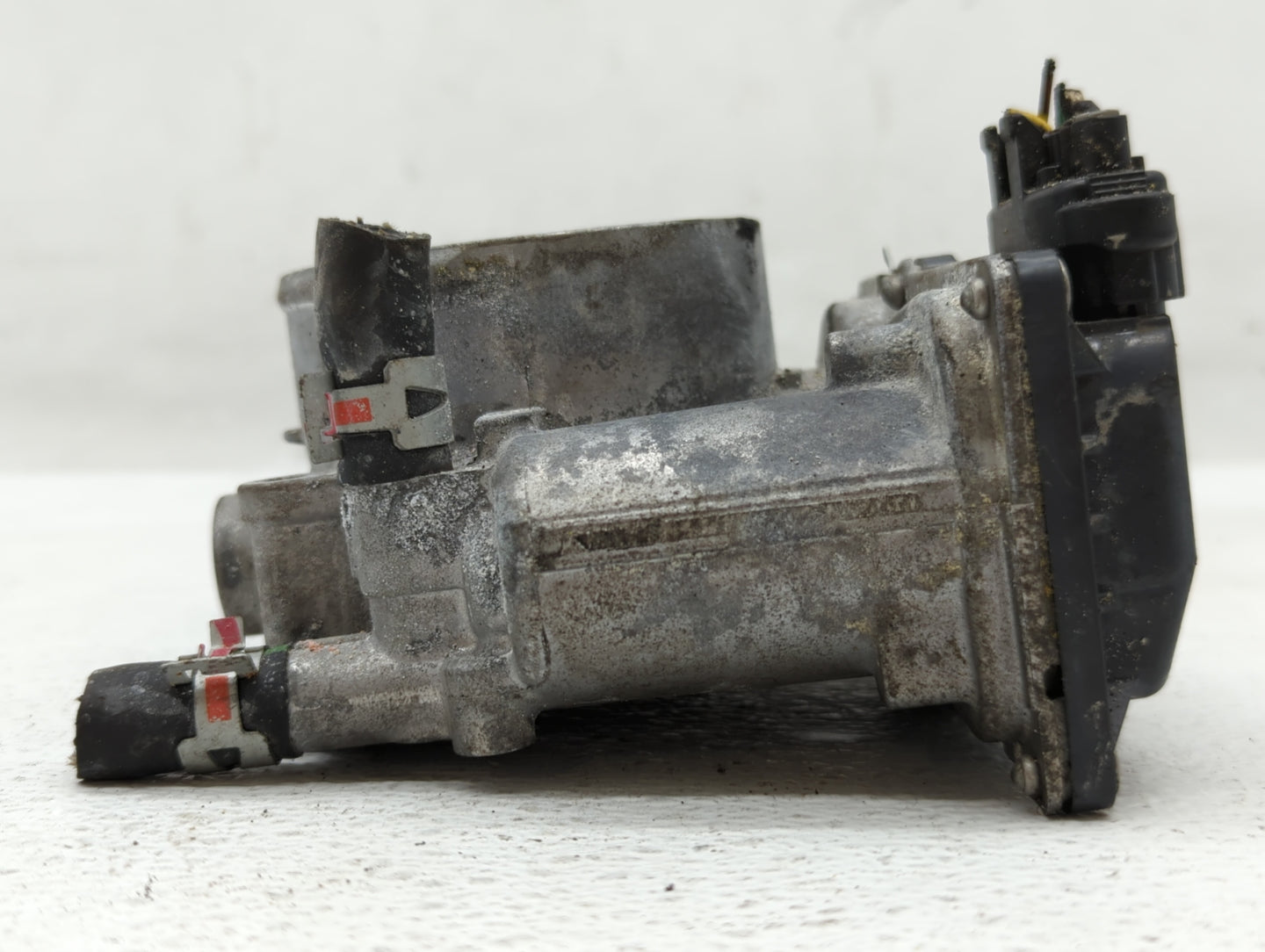 2017-2022 Toyota Highlander Throttle Body P/N:22030-0P060 Fits Fits 2016 2017 2018 2019 2020 2021 2022 OEM Used Auto Parts -