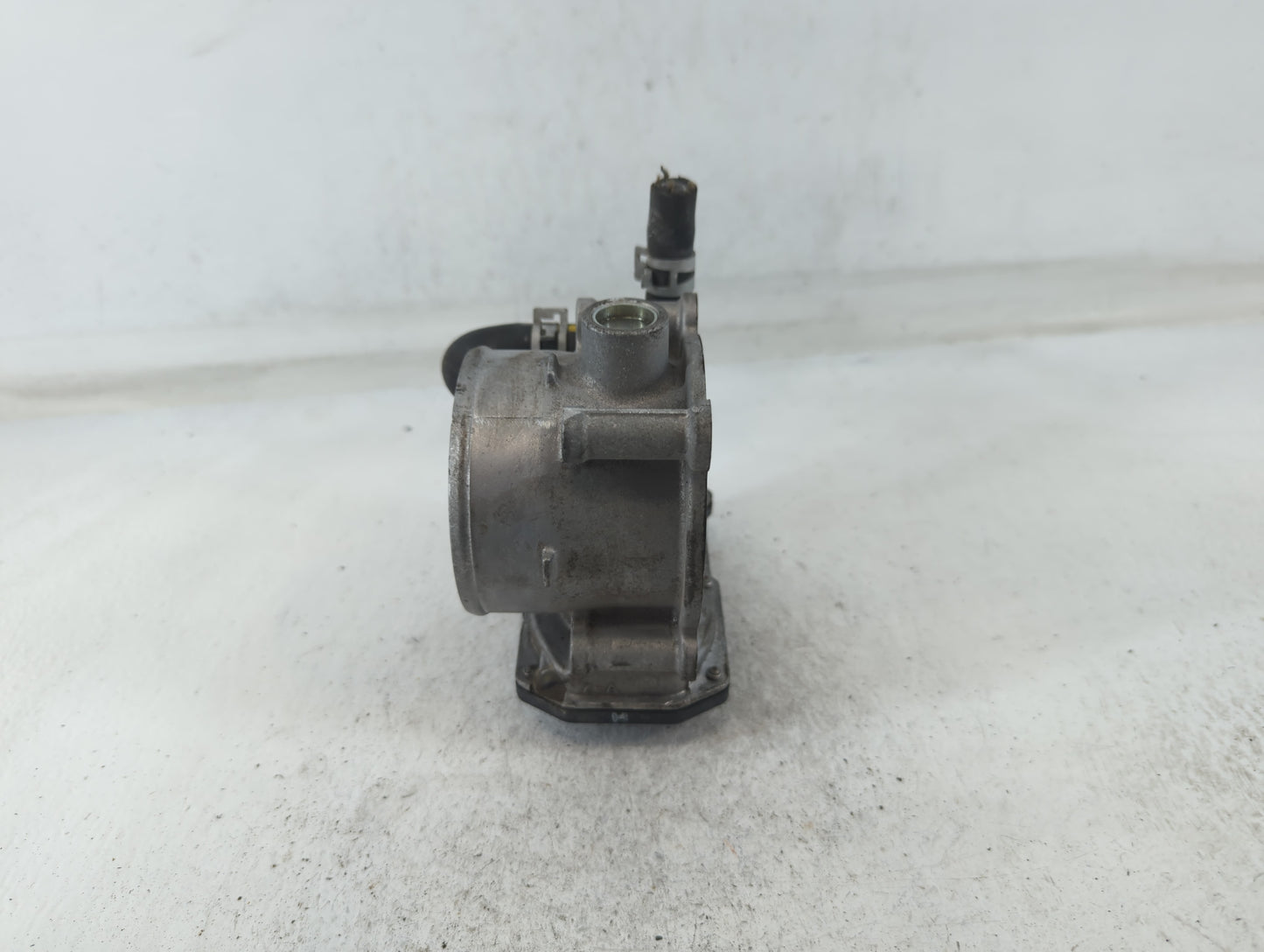 2017-2022 Toyota Highlander Throttle Body P/N:22030-0P060 Fits Fits 2016 2017 2018 2019 2020 2021 2022 OEM Used Auto Parts -