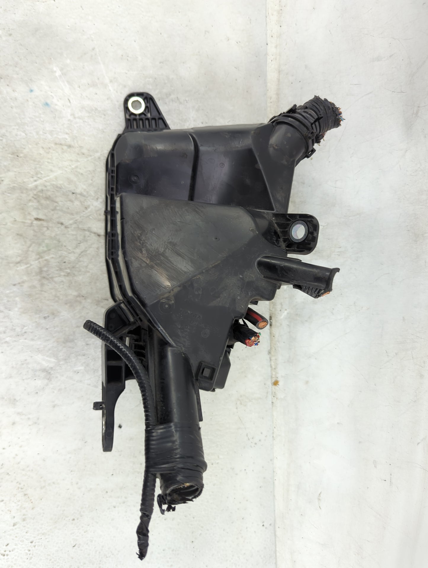 2019-2022 Toyota Rav4 Fusebox Fuse Box Panel Relay Module Fits Fits 2019 2020 2021 2022 OEM Used Auto Parts - Oemusedautopar