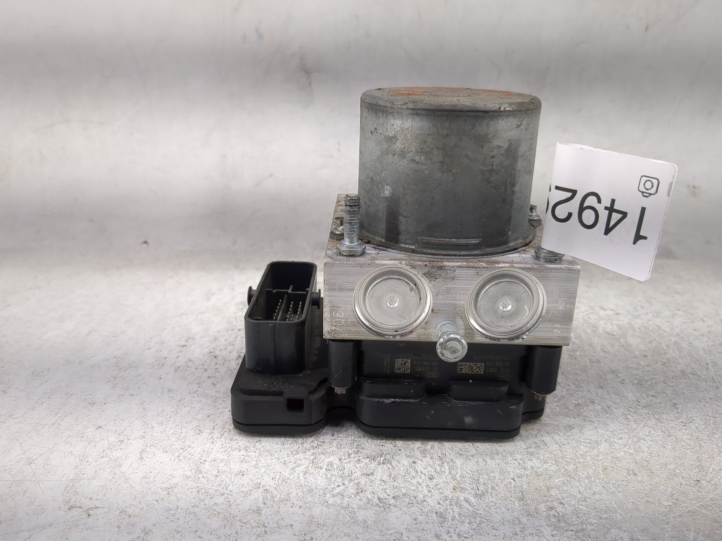 2021 Toyota Rav4 ABS Pump Control Module Replacement P/N:4504020000X0 0218165864000850, 0650557, 8432, 5538 Fits OEM Used Au
