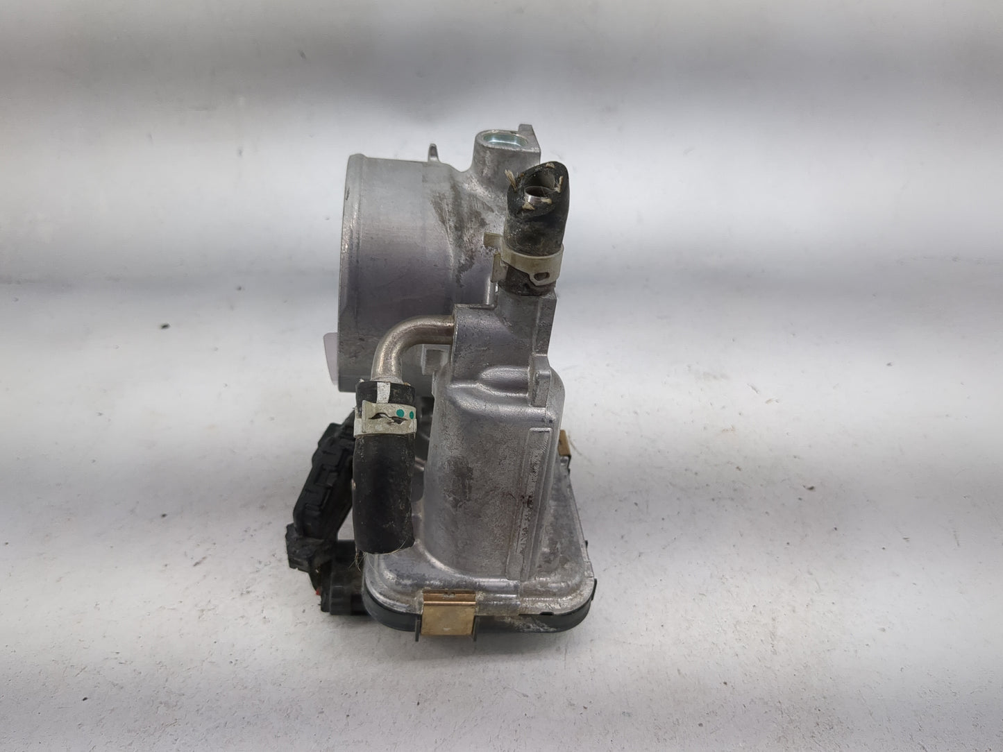 2021-2022 Toyota Sienna Throttle Body P/N:22030-F0020 Fits Fits 2018 2019 2020 2021 2022 OEM Used Auto Parts - Oemusedautopa