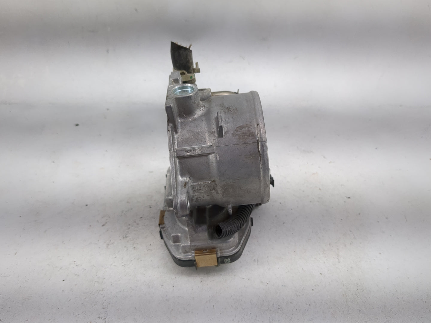 2021-2022 Toyota Sienna Throttle Body P/N:22030-F0020 Fits Fits 2018 2019 2020 2021 2022 OEM Used Auto Parts - Oemusedautopa