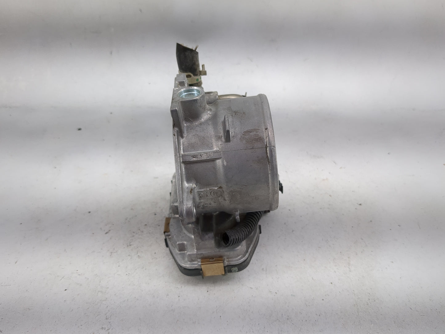 2021-2022 Toyota Sienna Throttle Body P/N:22030-F0020 Fits Fits 2018 2019 2020 2021 2022 OEM Used Auto Parts - Oemusedautopa