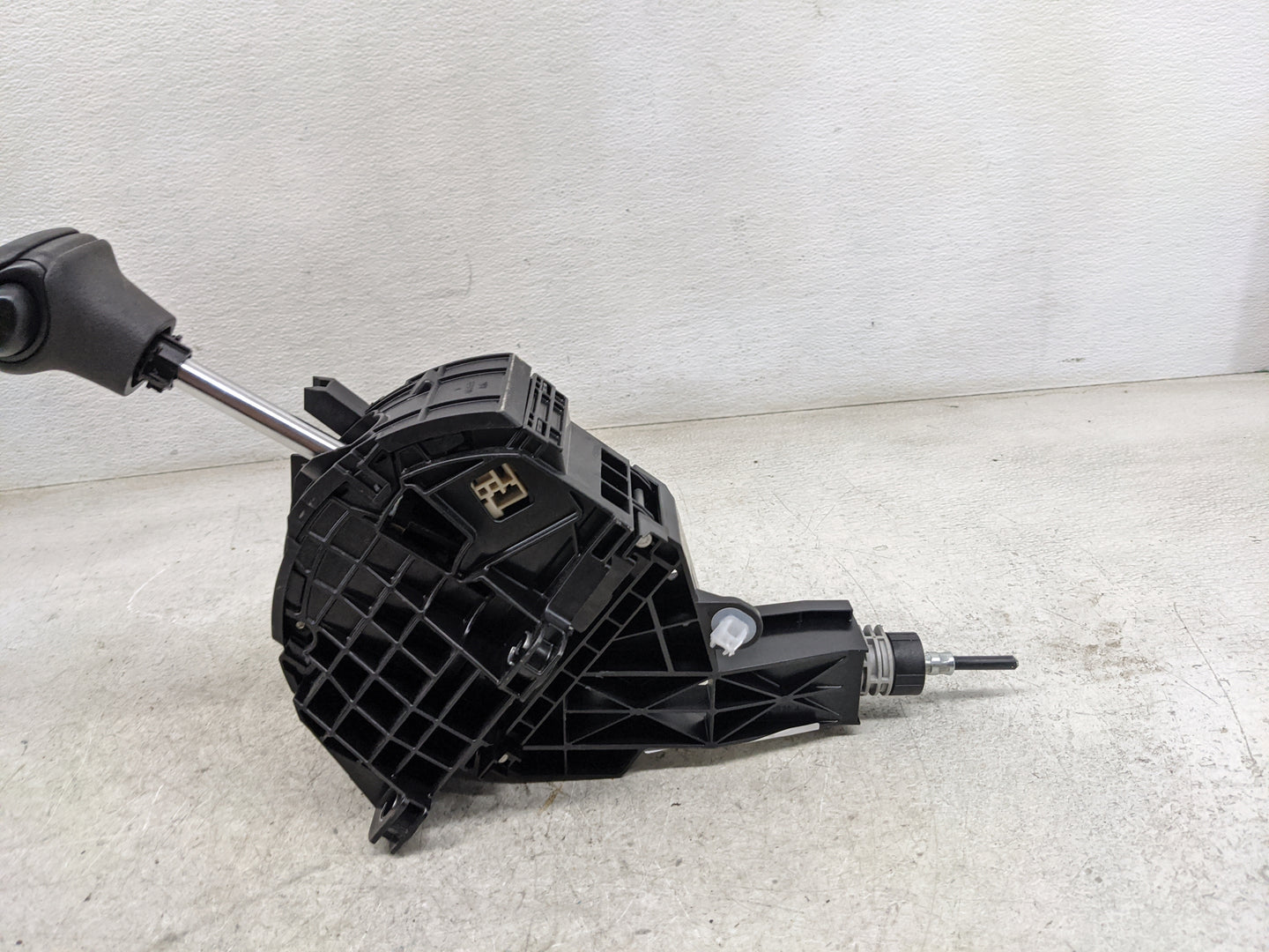 2021 Toyota Sienna Floor Console Assembly Shifter - Oemusedautoparts1.com